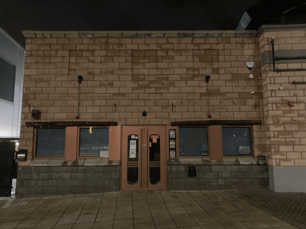 After image of commercial building with clean brickwork after being sandblasted clean.